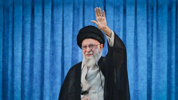 Ali Khamenei va s’exprimer en direct alors que l’Iran est au bord de la rupture