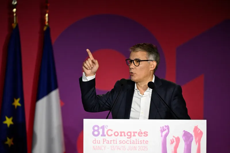 Retraites : les socialistes déposent une motion de censure contre Bayrou, sans espoir de succès