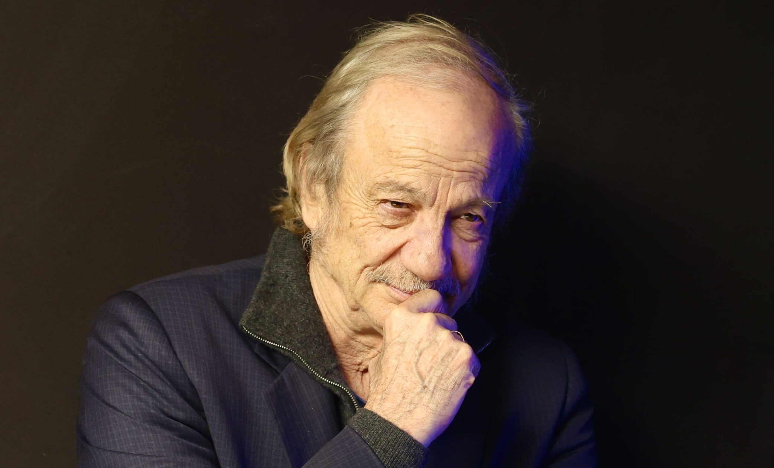 EXCLU - Patrick Chesnais: "J'ai passé une soirée entière à boire whisky sur whisky avec Jacques Brel. Le temps d'une nuit, on était les meilleurs amis du monde. On ne s'est jamais revus..."