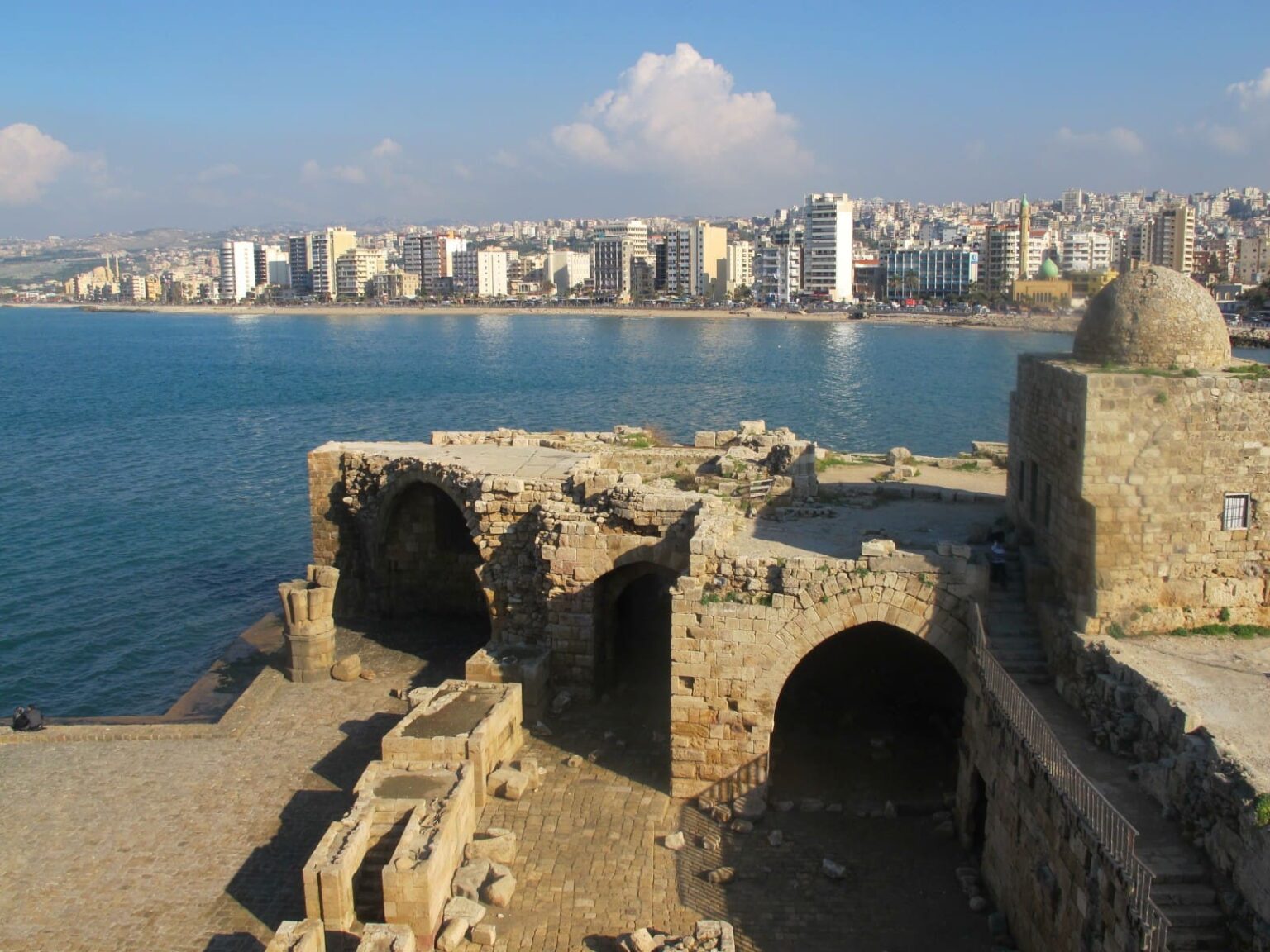 Sauvetage près des côtes libanaises: un yacht transportant 18 Israéliens, dont 10 enfants et nourrissons, était à la dérive en pleine mer