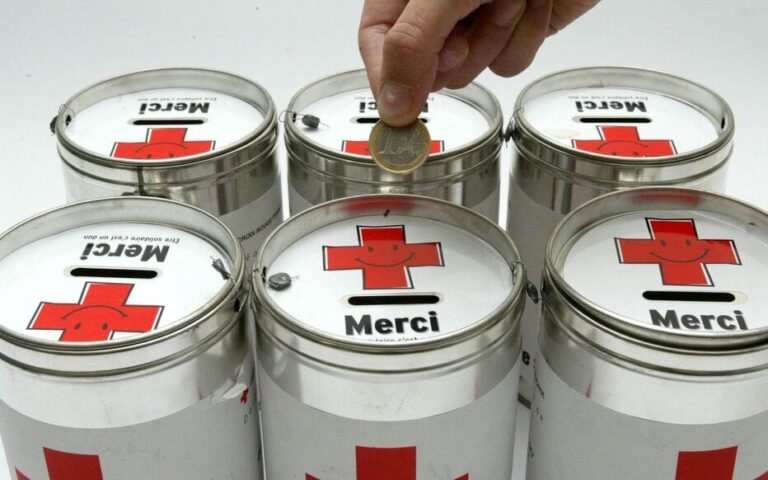 Générosité en berne : les dons aux associations stagnent en 2024
