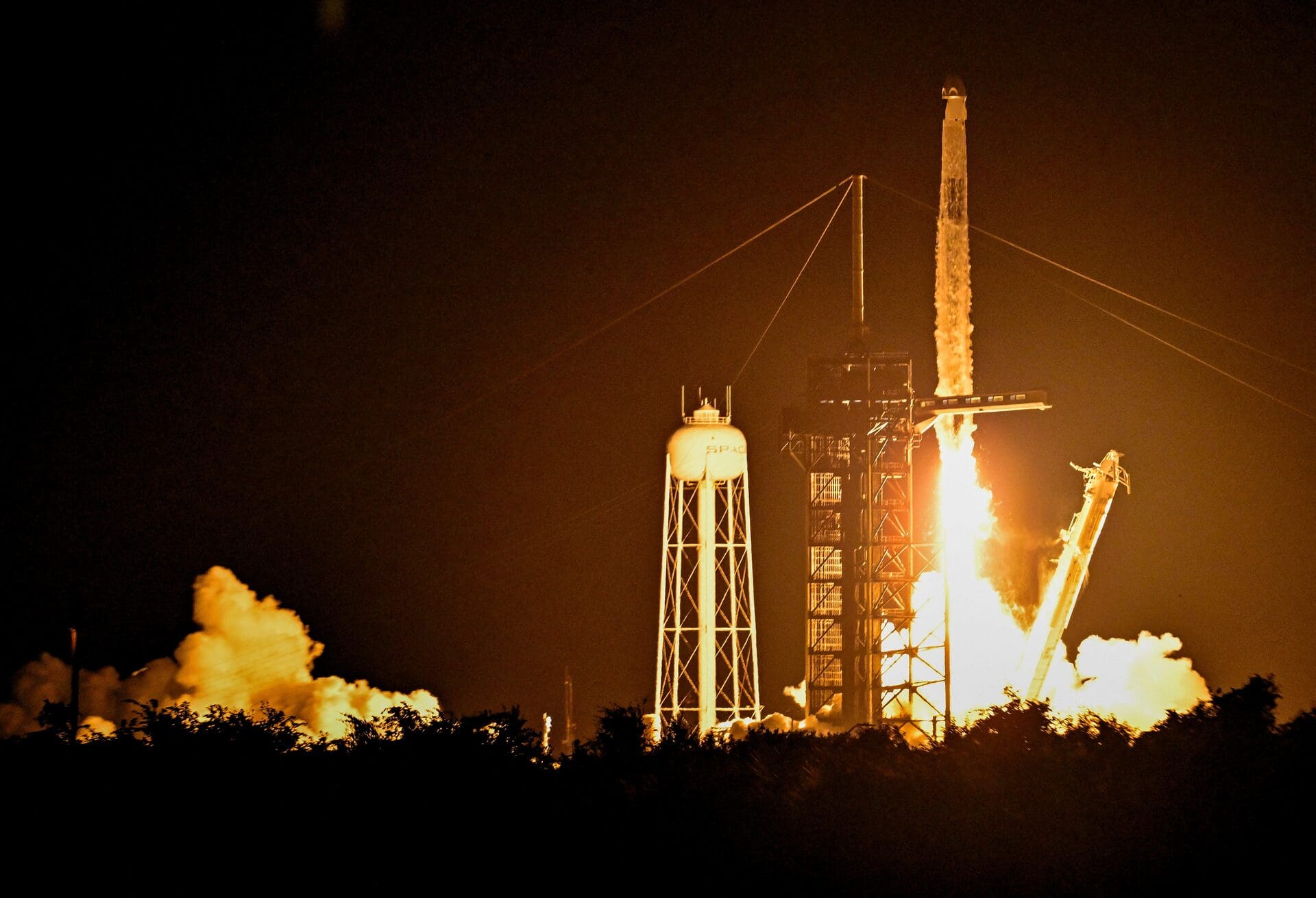 Vol historique vers l’ISS : des astronautes indiens, polonais et hongrois rejoignent l’espace avec Axiom et SpaceX