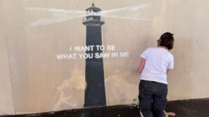 Banksy apparaît à Marseille : l'œuvre déjà dégradée au bout de deux jours 