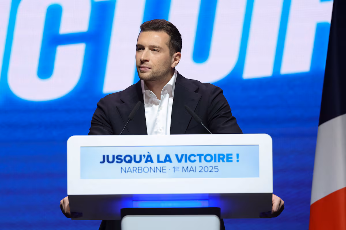 Jordan Bardella soigne son image alors que l’ombre d’une rivalité avec Marine Le Pen plane sur 2027