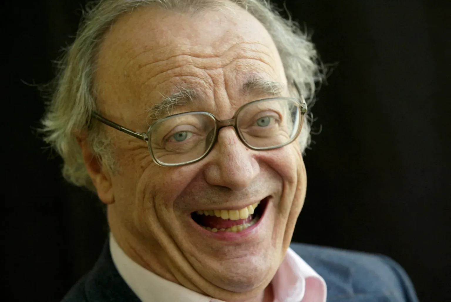Alfred Brendel, maître du piano et penseur de la musique, s’est éteint à 94 ans