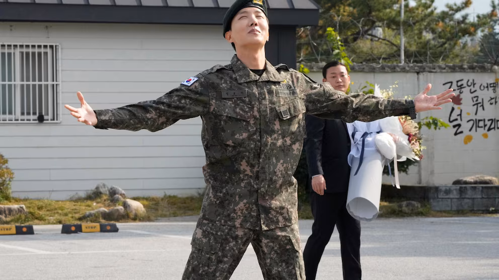 BTS signe son grand retour après le service militaire obligatoire en Corée du Sud