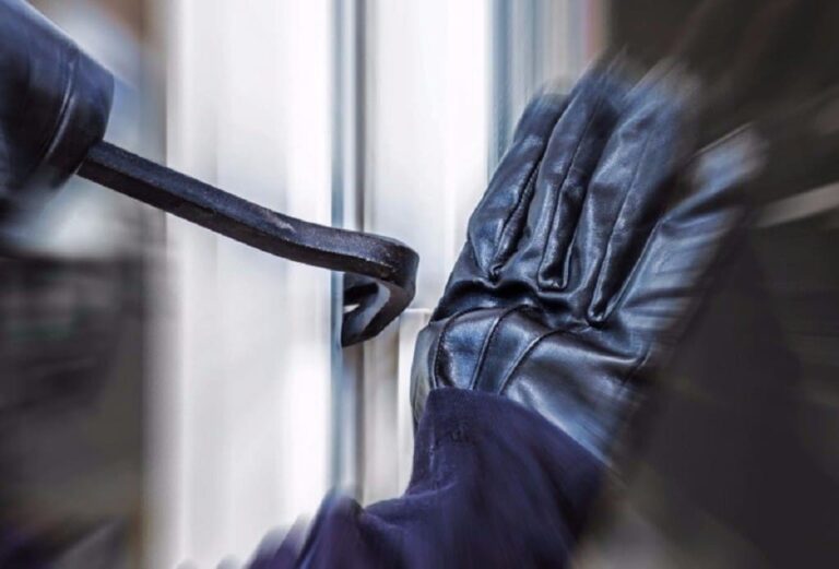 Home-jacking à Paris : une employée de maison séquestrée, 150 000 euros envolés — photo