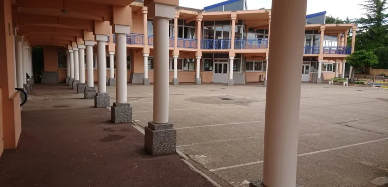 Un collégien brandit un couteau dans la cour à Blaye : l’élève rapidement maîtrisé