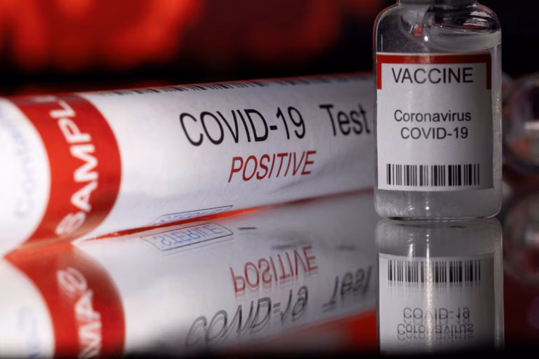 Origines du COVID-19 : l'OMS maintient son enquête, mais pointe un manque d'informations cruciales