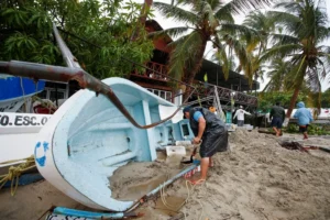 Le puissant ouragan Erick frappe le sud du Mexique avant de s’affaiblir en dépression tropicale