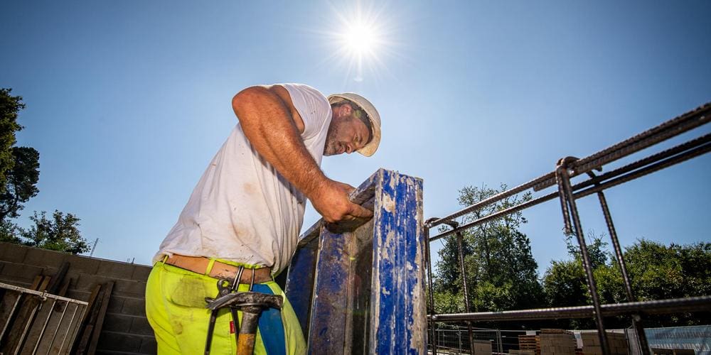 Travail et fortes chaleurs : le gouvernement protège les salariés