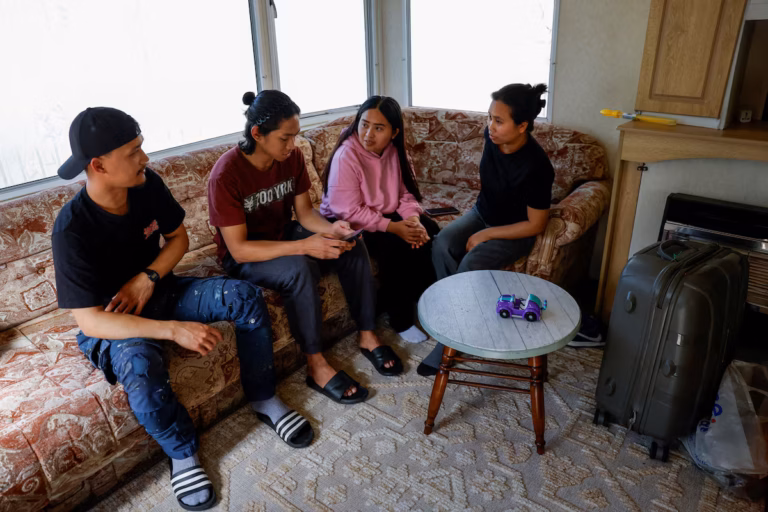 Ballymena : des familles philippines fuient après une nuit de violence anti-immigrés en Irlande du Nord