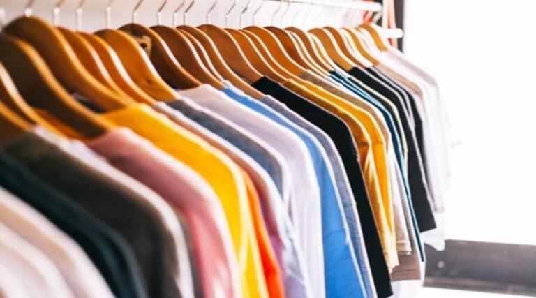 Record de consommation textile en 2024 : 42 articles neufs achetés par Français