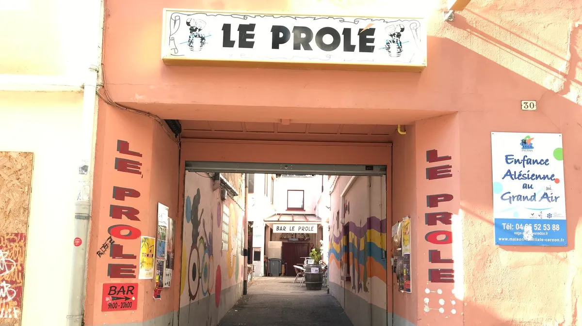 Agression à Alès : les nervis néonazis frappent… et réveillent les vieux démons de l’extrême gauche