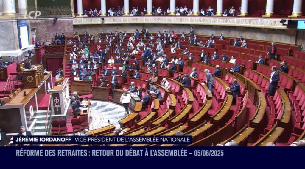 Retraites: l’Assemblée nationale adopte un texte demandant l’abrogation de la réforme
