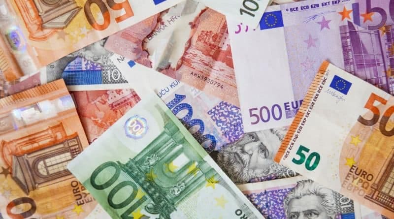 Argent : le seuil de richesse placé à 4.056 euros pour une personne seule, après impôts