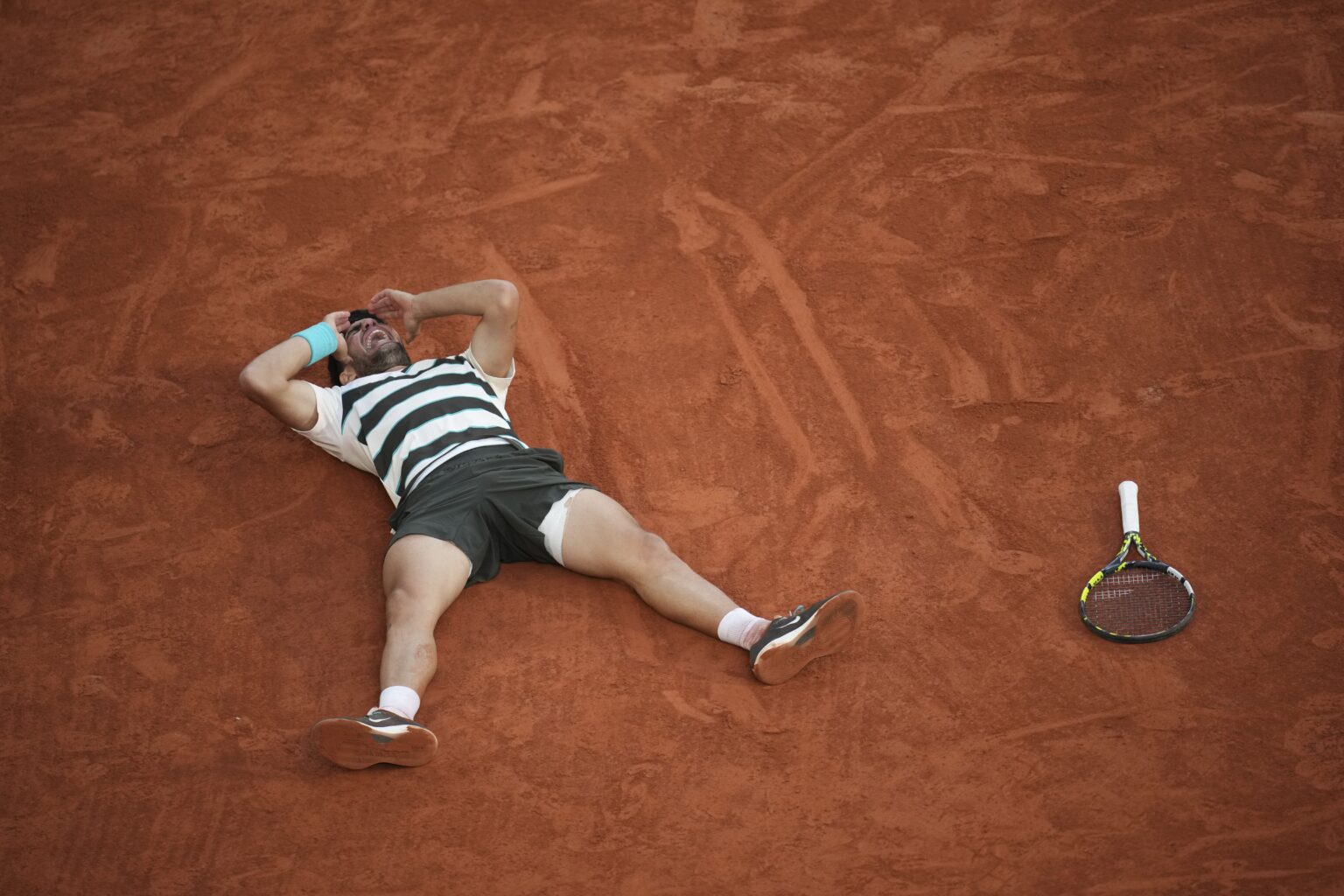 Carlos Alcaraz remporte Roland-Garros face à Jannick Sinner au terme d’un match fou