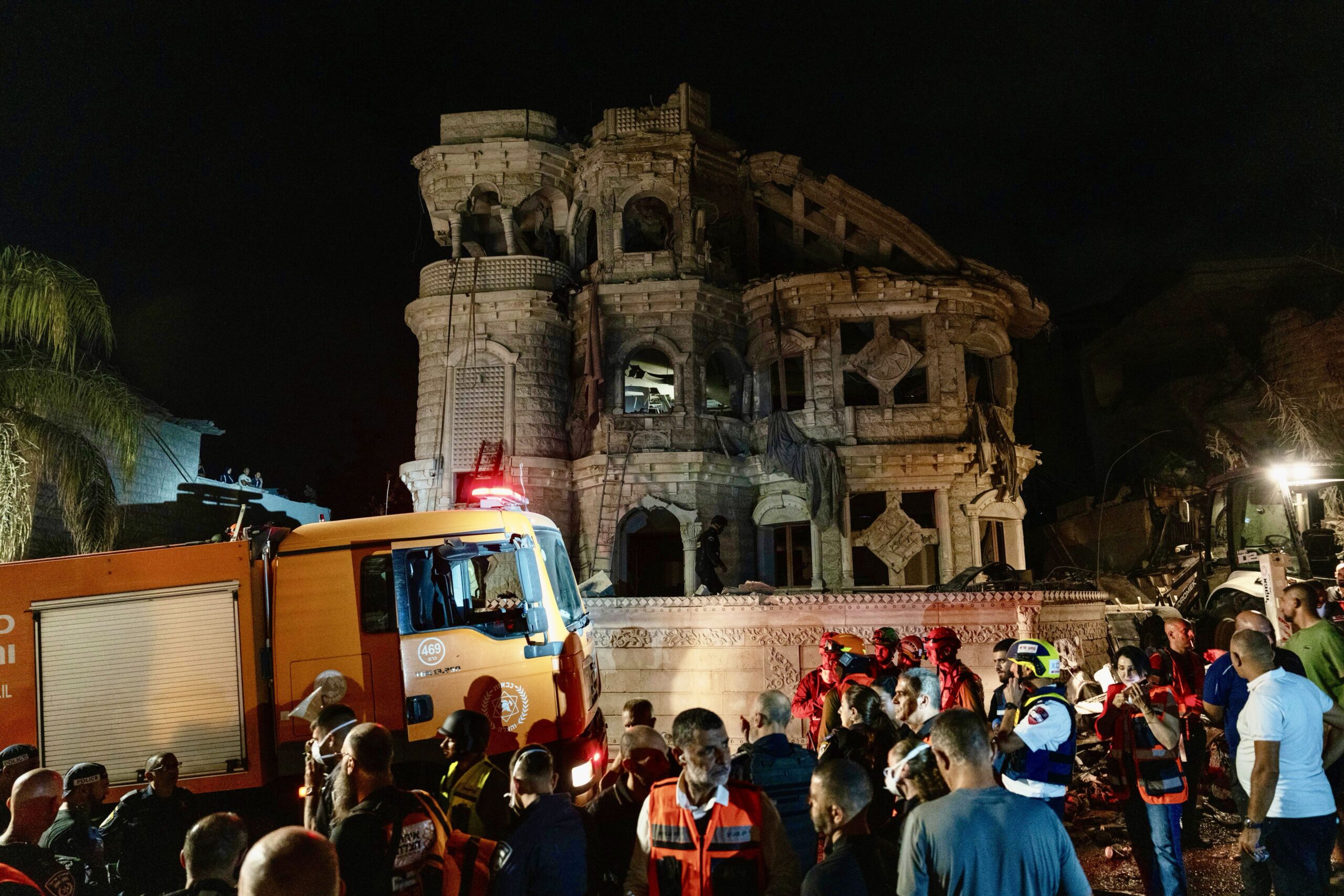 Frappes iraniennes sur Israël: huit morts, dont quatre enfants, plus de 200 blessés. «Nous avons perdu des enfants cette nuit. Ce sont des crimes de guerre», annonce Israël