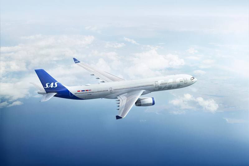 Une retraitée brûlée par un café trop chaud en plein vol: elle réclame 11 millions de dollars à Scandinavian Airlines