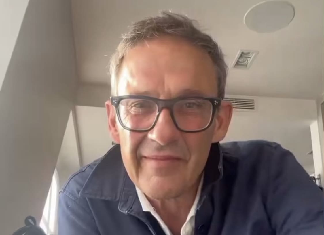 ÉVASION «Il vaut mieux préparer ses valises!» Julien Courbet ironise sur l’arrivée d’Anne-Sophie Lapix et d’autre stars du PAF chez M6