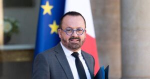 Santé en France : cure d’austérité pour l’exécutif sommé de réaliser un milliard d’euros d’économies