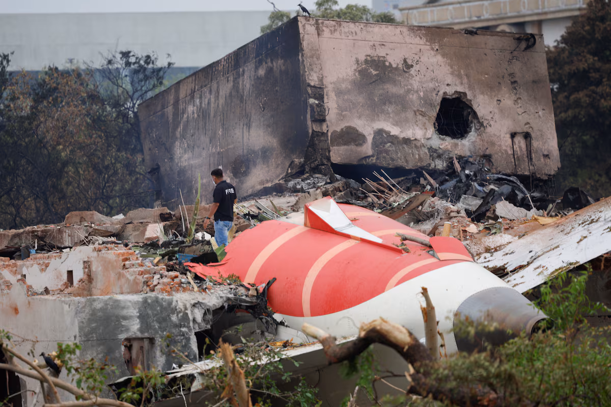 Crash du vol Air India : les enquêteurs ciblent moteur et train d’atterrissage, inspections renforcées sur les Boeing 787