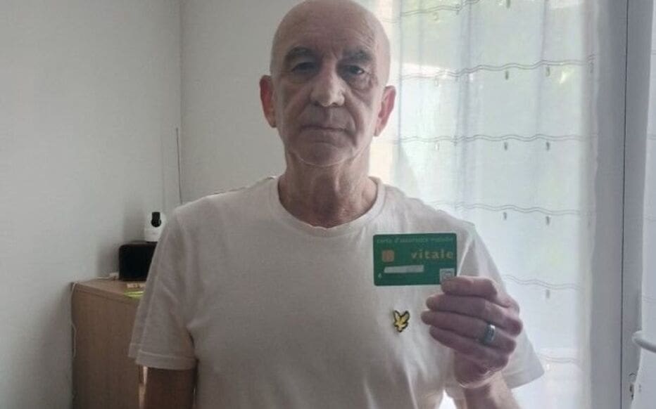 Carte Vitale : un simple trait d’union manquant prive un retraité de soins 