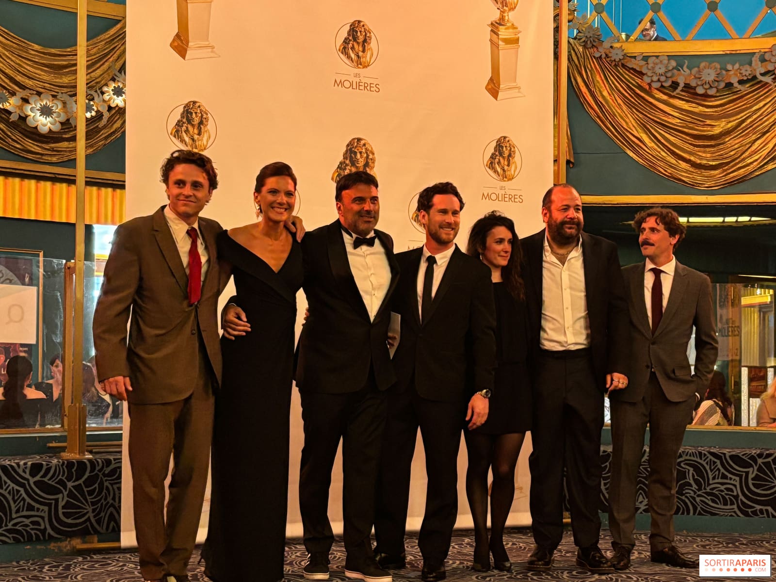 « Les Marchands d’étoiles » : un bijou théâtral entre rire et mémoire, primé aux Molières 2025