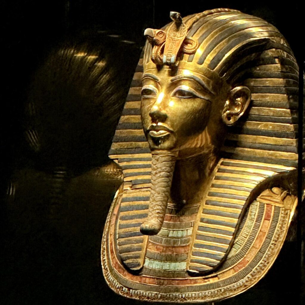 Le masque d’or de Toutankhamon va quitter Le Caire pour Guizeh