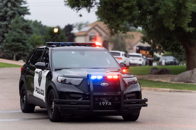 États-Unis : le tireur présumé de deux élus du Minnesota toujours en fuite, la piste politique se précise