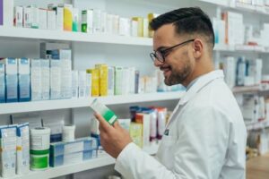 Pharmaciens : un rajeunissement encourageant, mais encore fragile