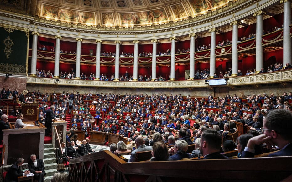 La motion de censure LFI mise au vote : l’Assemblée nationale à l’heure de vérité