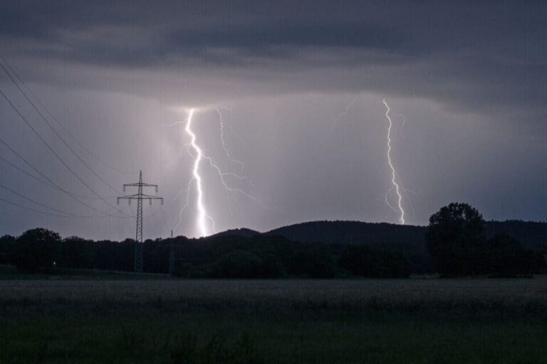Orages violents : un été 2025 sous haute tension météorologique