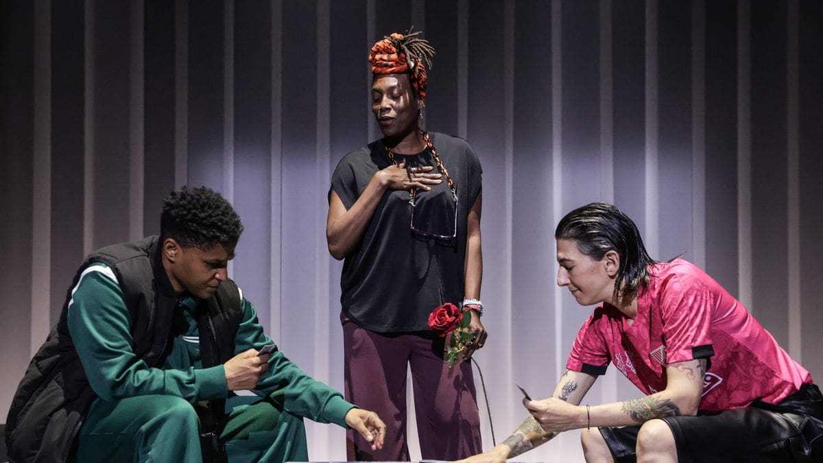 « Romancero Queer » : Virginie Despentes explore les coulisses d’un théâtre en mutation