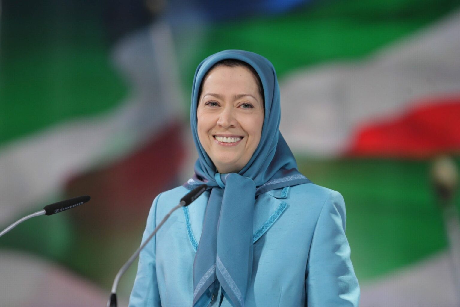 Depuis l’étranger, une dirigeante dissidente appelle les Iraniens à renverser le guide suprême Khamenei Depuis l’étranger, une dirigeante dissidente appelle les Iraniens à renverser le guide suprême Khamenei