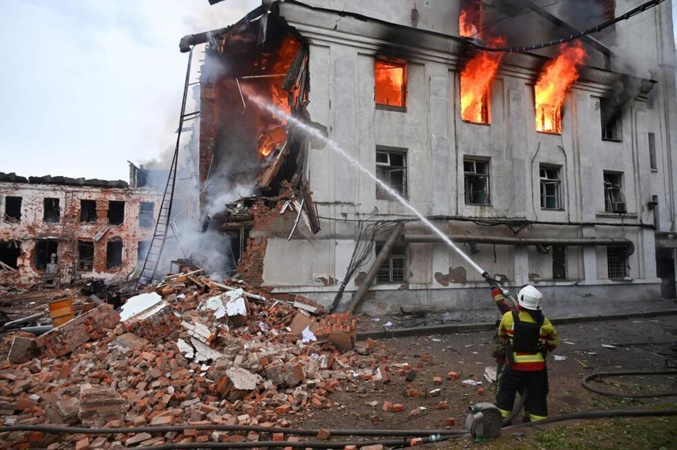 Cinq morts dans une nouvelle attaque russe sur Kiev, des incendies et destructions signalés