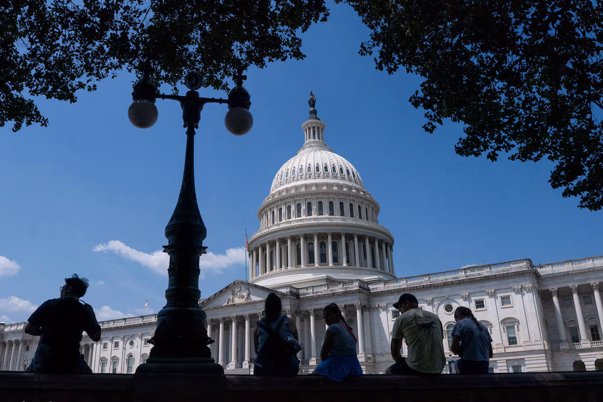 Le projet de loi de Trump sur les impôts et les dépenses franchit une première étape au Sénat
