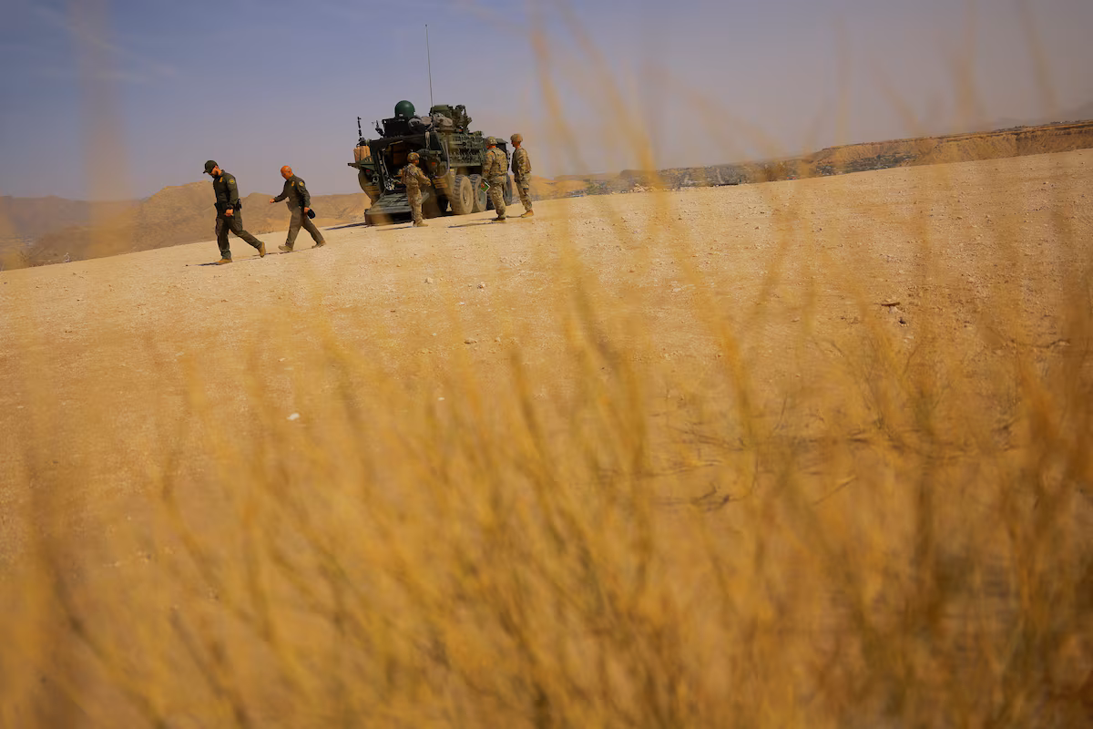 « Zones interdites » à la frontière : l’armée américaine s’installe sous Trump, entre contrôle et confusion