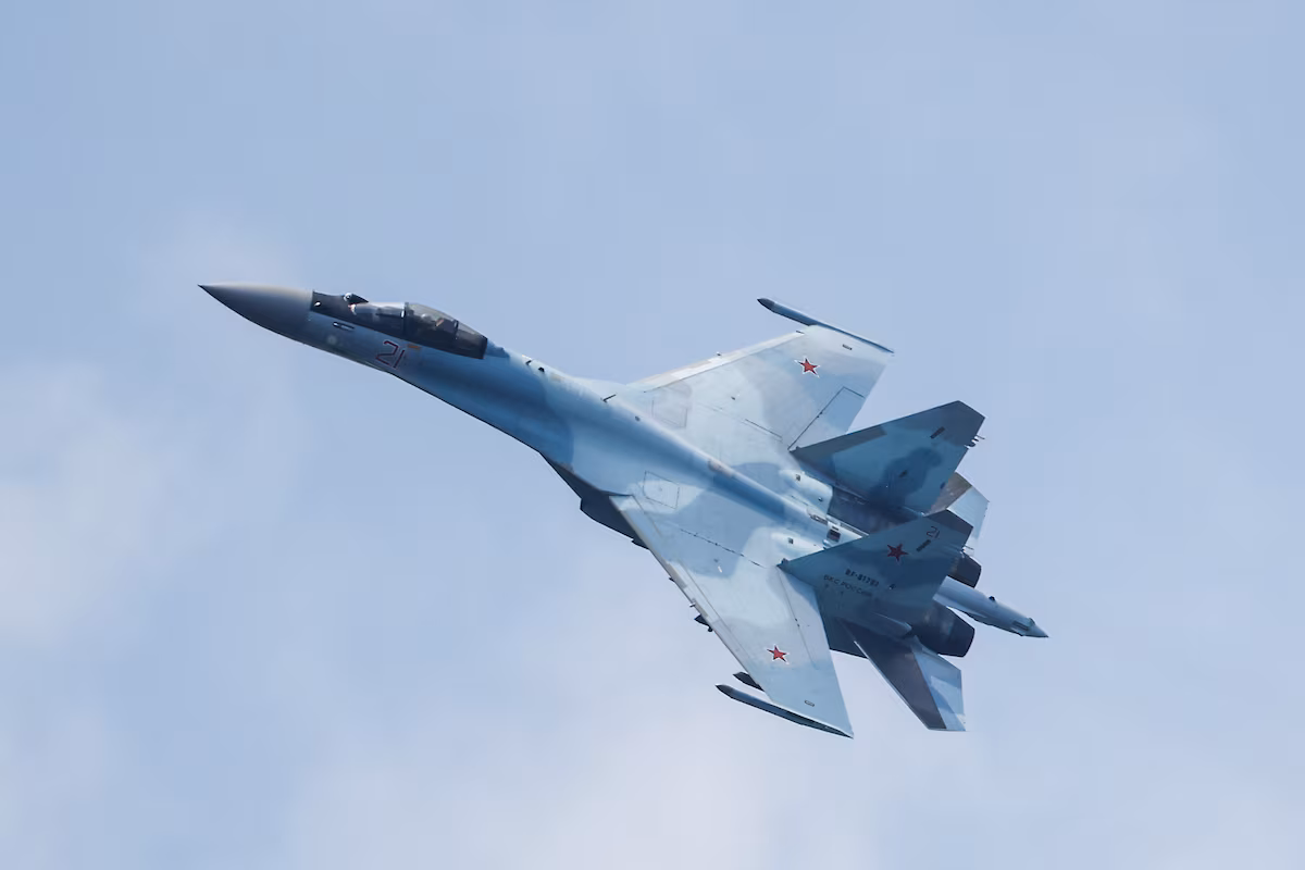 Un avion de chasse russe Su-35 abattu par l’Ukraine près de Koursk