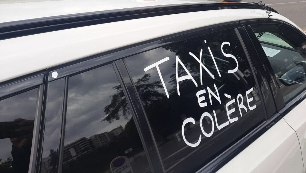 Les taxis repartent en guerre contre la réforme du transport sanitaire