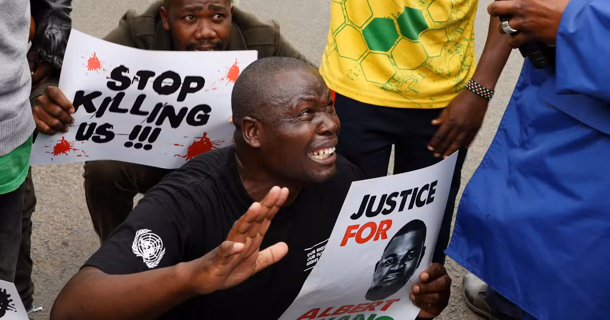 Colère au Kenya après la mort suspecte d’un blogueur en détention