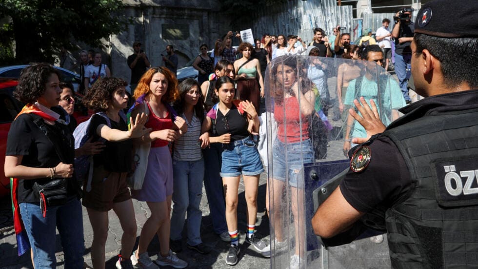 Marche des fiertés interdite à Istanbul : des dizaines d’arrestations par la police turque