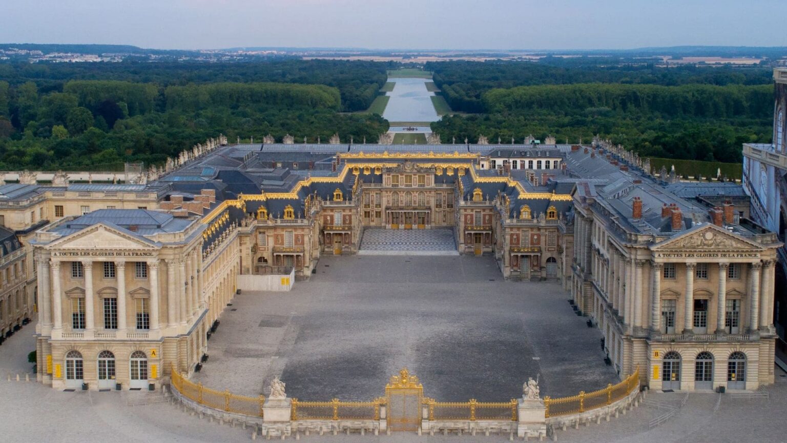 Le château de Versailles mis en cause