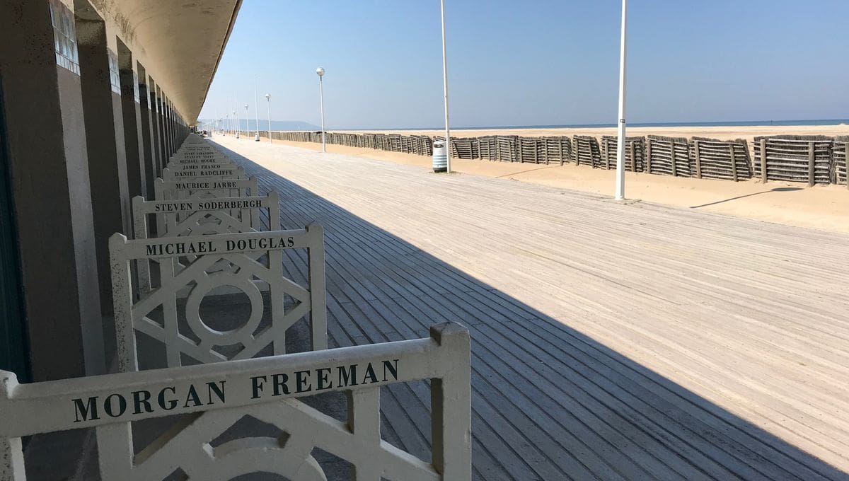 DOSSIER SPÉCIAL ÉTÉ – L’histoire des plages de France. Épisode 16 : Deauville, luxe et élégance à la française