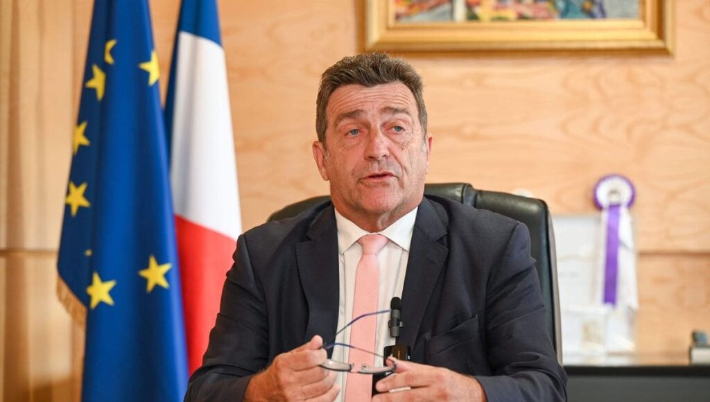 Le maire de Saint-Dié-des-Vosges agressé par un ancien agent municipal lors d'une fête locale