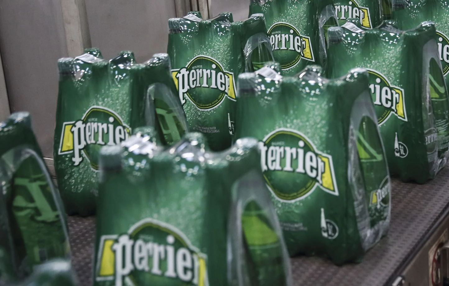 Perrier, nouvelle tempête dans un verre d’eau : 4 millions de bouteilles bloquées