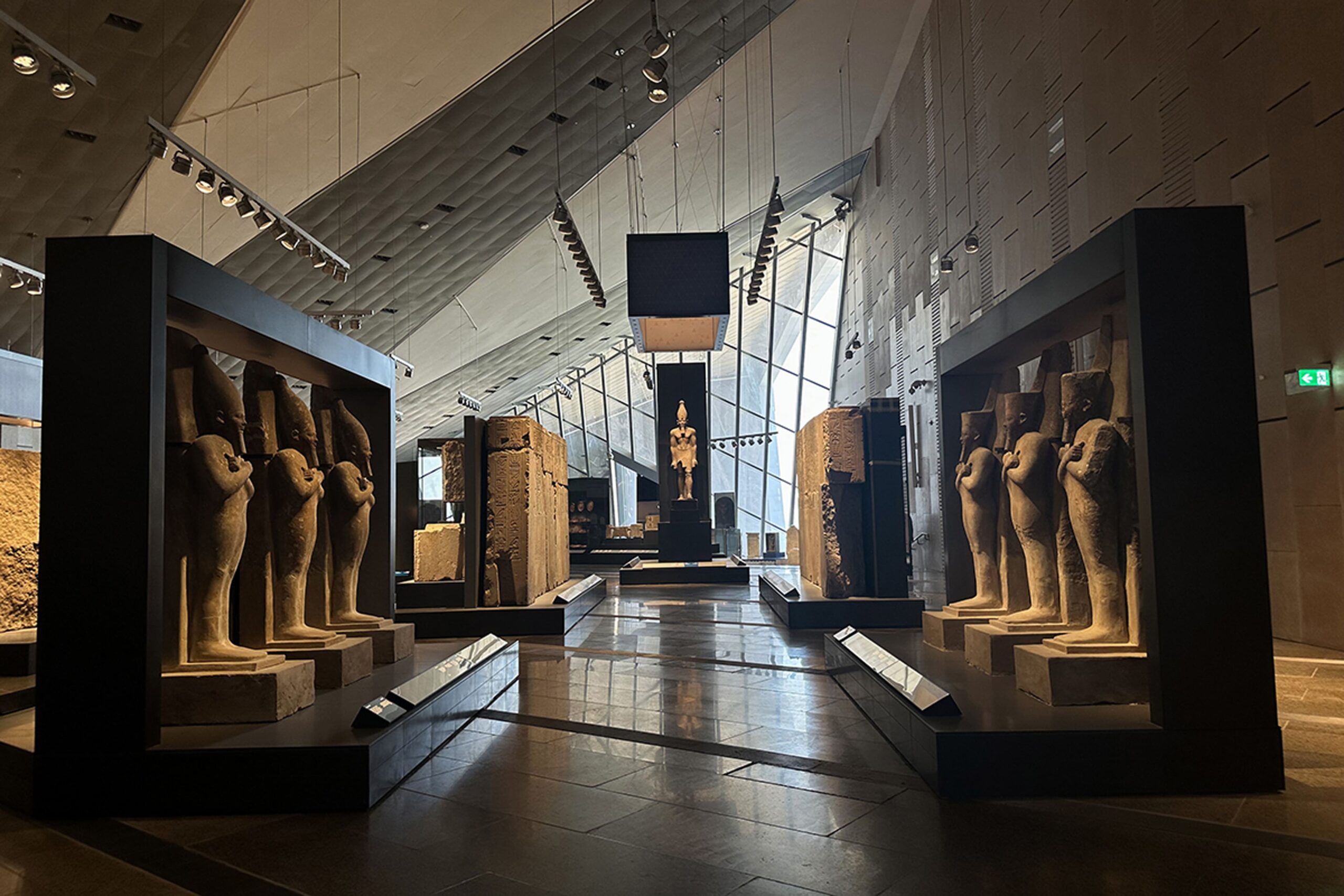 15 October 2024, Egypt, Giza: A View Inside The Grand Egyptian Museum (Gem) In Giza. Aâ Partial Soft Opening Of The Grand Egyptian Museum Will Start On Wednesday, October 16, With A Trial Operation For The Museum'S Main Hall And A Gradual Operation Of Some Other Sections In Preparation For The Grand Official Opening. (Credit Image: © Gehad Hamdy/Dpa Via Zuma Press) Gem
