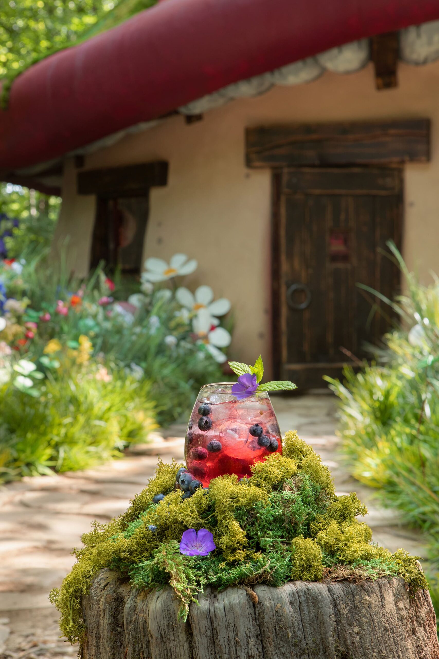 Smurfs Experience – Smurfberry Drink – Airbnb