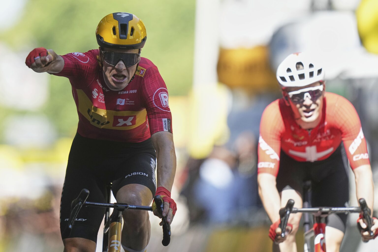 Tour de France 2025 – Étape 11: Jonas Abrahamsen triomphe à Toulouse après une journée explosive, Pogacar à terre mais sans conséquence au général