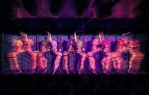 Arte explore les coulisses du Crazy Horse dans un documentaire, entre mythe et modernité